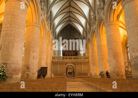 Le scene di interni alla cattedrale di Gloucester in Inghilterra Foto Stock