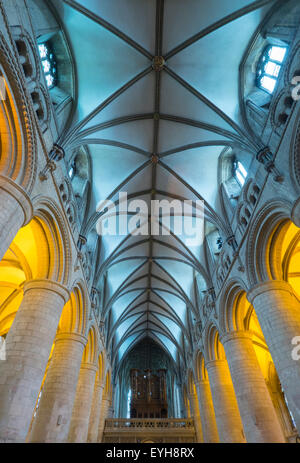 Le scene di interni alla cattedrale di Gloucester in Inghilterra Foto Stock