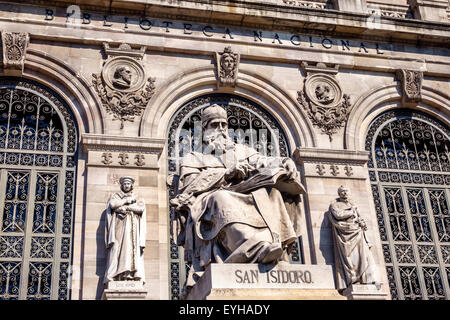 Madrid Spagna,Recoletos,Salamanca,Paseo de Recoletos,Biblioteca Nacional de Espana,Biblioteca Nazionale,facciata,edificio,ingresso principale,esterno,frontone,neo Foto Stock