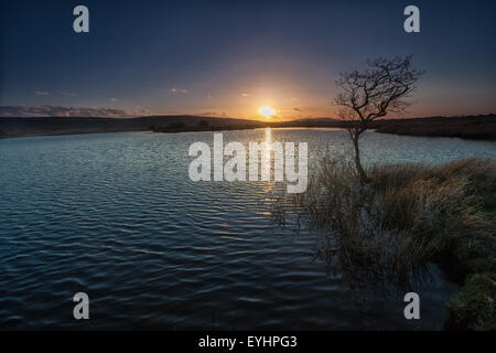 Ampia piscina North Gower sotto le colline di Cefn Bryn, Galles del Sud Foto Stock