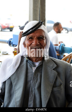 Ritratto di un uomo beduini dal deserto del Negev in Israele. Foto Stock