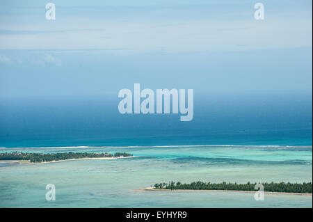 Maurizio. Vista dalla parte superiore del fiume Nera, protetta da una barriera corallina spiagge. Foto Stock