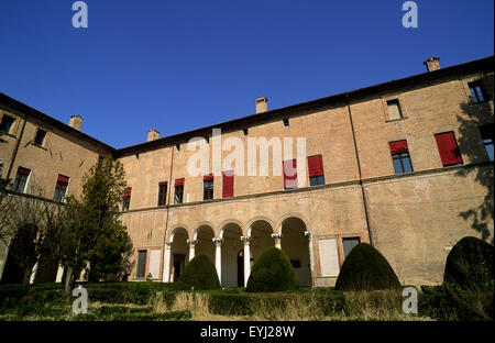 Italia, Emilia Romagna, Ferrara, Palazzo Costabi (Palazzo di Ludovico il Moro), Museo Archeologico, cortile Foto Stock