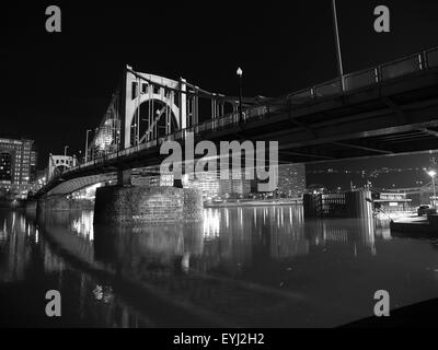 Pittsburgh ponte che attraversa il fiume Ohio in Pennsylvania. Foto Stock