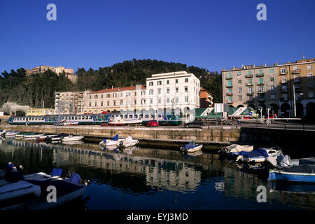 Italia, le Marche, Ancona, porto Foto Stock