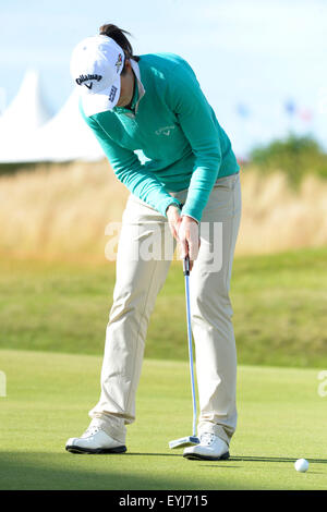 Turnberry, Scozia. Il 30 luglio, 2015. Ricoh Womens British Open di golf round 1. Putt per finire per Isabelle Boineau © Azione Sport Plus/Alamy Live News Foto Stock