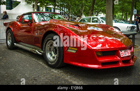 Berlino - Giugno 14, 2015: Sport Auto Chevrolet Corvette C3 Stingray coupe. Il classico giorni sul Kurfuerstendamm. Foto Stock