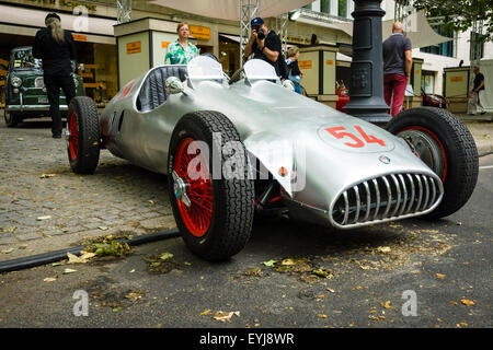 Berlino - Giugno 14, 2015: Custom Race Car, basato Alfa Romeo e motore della BMW 328, 1951. Designer Karl Baum, pilota Willibald Helle Foto Stock