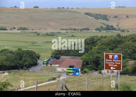 Sette sorelle Country Park sulla South Downs A EXCEAT CON Brighton & Hove COASTER AUTOBUS IN VISTA Foto Stock