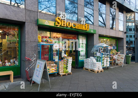 Di tutte le città in tutto il mondo al di fuori del Giappone, Düsseldorf ha la più alta concentr Foto Stock