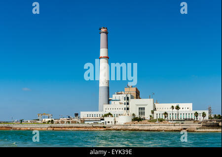 Israele, Tel Aviv, lettura della stazione di alimentazione Foto Stock