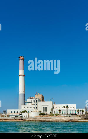 Israele, Tel Aviv, lettura della stazione di alimentazione Foto Stock