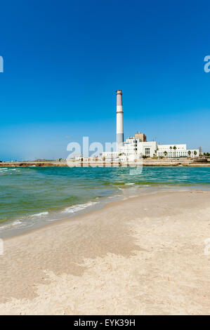 Israele, Tel Aviv, lettura della stazione di alimentazione Foto Stock