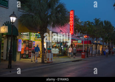 DUVAL street, quartiere storico di Key West Florida USA Foto Stock
