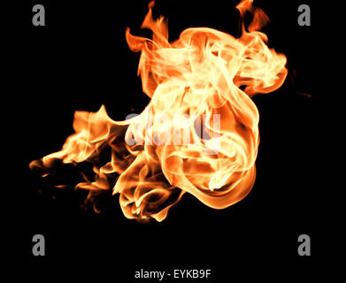 Fiamme di fuoco raccolta isolati su sfondo nero Foto Stock