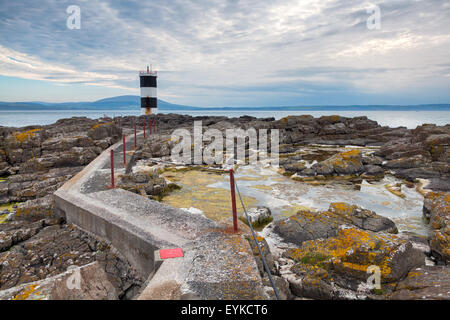 Rue Point Lighthouse sull isola di Rathlin, Irlanda del Nord Foto Stock