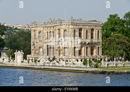 Turchia, Istanbul, il Bosforo, palazzo del 'Kücüksu Kasri', Foto Stock