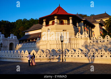 Sri Lanka, Ceylon, Nord provincia centrale, Kandy, Patrimonio Mondiale UNESCO Città, dente del tempio Foto Stock