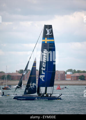 Team artemis Svezia di prendere parte alla Coppa America world series nel solent, luglio 2015 Foto Stock