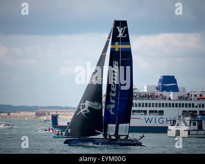 Team artemis Svezia di prendere parte alla Coppa America world series nel solent, luglio 2015 Foto Stock