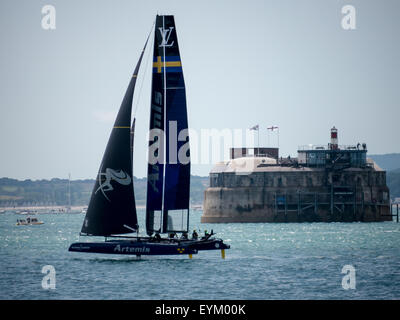 Team artemis Svezia di prendere parte alla Coppa America world series nel solent, luglio 2015 Foto Stock