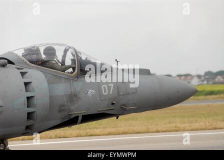 Marina Militare Italiana, verticale il decollo di aeromobili AV-8B Harrier' Foto Stock