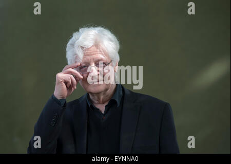 Autore inglese, Barry miglia, che appaiono alla Edinburgh International Book Festival. Foto Stock