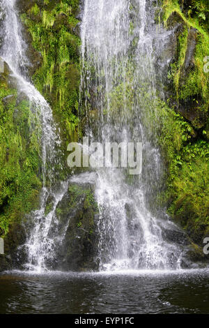 Ceunant Mawr, un 20 metri ( 60ft.) alta cascata a Llanberis, Snowdonia. Foto Stock