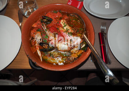 Un italiano di una zuppa di pesce, zuppa di pesce, Vasto stile. Foto Stock