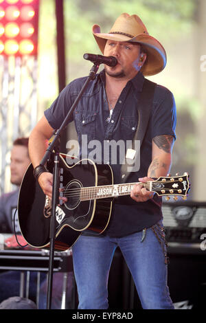 La città di New York. 31 Luglio, 2015. Jason Aldean esegue su NBC's "oggi" al Rockefeller Plaza sulla luglio 31, 2015 a New York City. © dpa/Alamy Live News Foto Stock