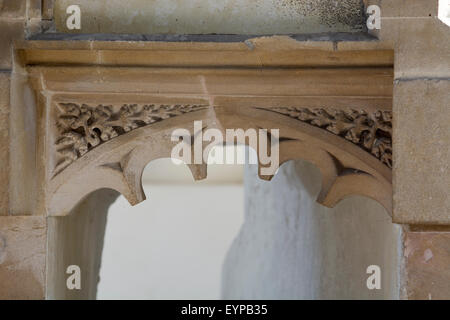 Dettaglio di strabismo in San Michele e Tutti gli Angeli, Chiesa fine, Gloucestershire, England, Regno Unito Foto Stock