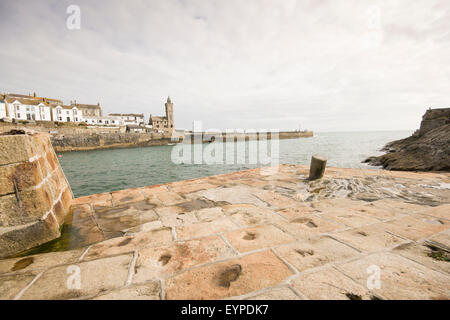 Porthleven Harbour, Cornwall, Regno Unito Foto Stock