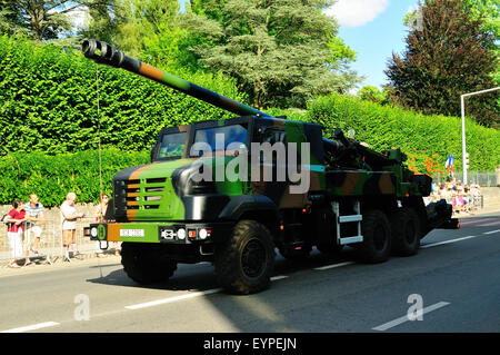 Xiv Luglio Parade di Bourges, Francia Foto Stock