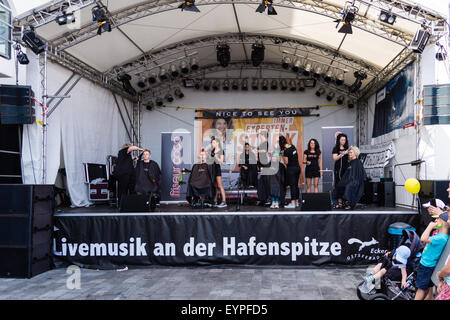 Eckernförde, Germania. Il 2 agosto, 2015. Impressioni dell'ultimo giorno dell'Piratenspektakel Eckernförde 2015 Credit: Björn Deutschmann/Alamy Live News Foto Stock