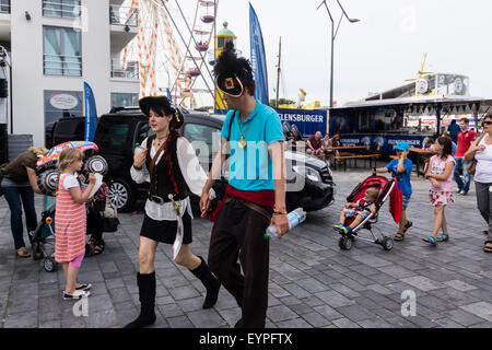 Eckernförde, Germania. Il 2 agosto, 2015. Impressioni dell'ultimo giorno dell'Piratenspektakel Eckernförde 2015 Credit: Björn Deutschmann/Alamy Live News Foto Stock