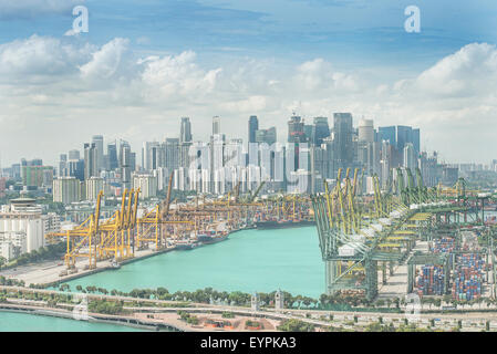 Singapore cargo terminal uno dei porti più trafficati del mondo, Singapore. Foto Stock