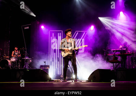 Milano, Italia. Il 15 luglio 2015. Il Kolors eseguire live a Milano © Roberto Finizio/Alamy Live News Foto Stock