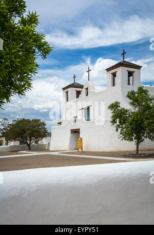 La Chiesa di Sant'Agostino in il pueblo di Isleta, Nuovo Messico, Stati Uniti d'America. Foto Stock