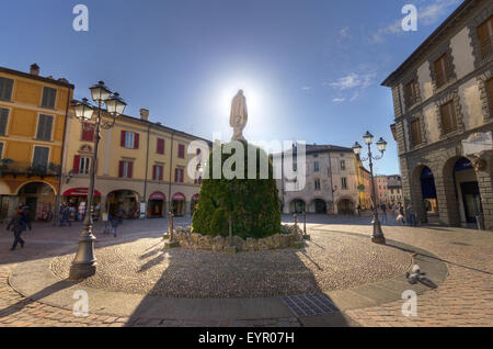 L'Italia, Lombardia, Lago DIseo, Iseo, Piazza Garibaldi Foto Stock