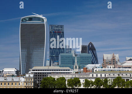 City of London Skyline - Vista dal lato sud del fiume guardando a Nord. Foto Stock