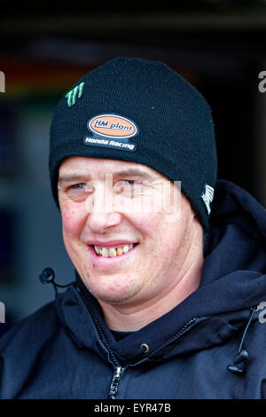 Isola di Man motociclo TT vincitore John McGuinness a Thruxton Autodromo, Hampshire, Regno Unito, 14 aprile 2013. Foto Stock