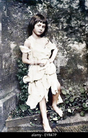 Alice Liddell (1852-1934) fotografia da Lewis Carroll nel 1858 all'età di 10, più tardi colorised. Foto Stock