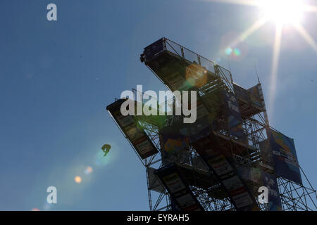 Kazan. Il 3° agosto 2015. Cyrille Oumedjkane di Francia compete durante gli uomini di alta dive eliminatorie a Campionati del Mondo di nuoto FINA a Kazan, Russia, 3 Agosto, 2015 Credit: Pavel Bednyakov/Xinhua/Alamy Live News Foto Stock