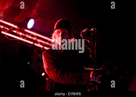 Penrith, Cumbria, Regno Unito. Il 2 agosto 2015. Mark Lanegan band suona dal vivo sul richiamo di un palco a Kendal chiamando 2015. Credito: Simon Newbury/Alamy Live News Foto Stock