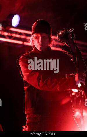 Penrith, Cumbria, Regno Unito. Il 2 agosto 2015. Mark Lanegan band suona dal vivo sul richiamo di un palco a Kendal chiamando 2015. Credito: Simon Newbury/Alamy Live News Foto Stock