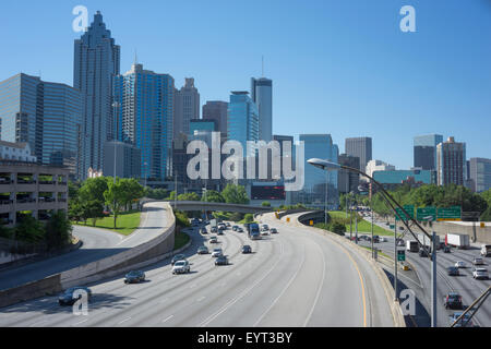 I-75/I-85 INTERSTATE connettore dello skyline di downtown Atlanta in Georgia negli Stati Uniti Foto Stock