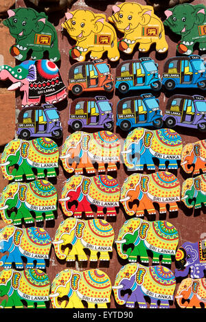 Elephant magneti per il frigo in vendita a Sigiriya, Sri Lanka Foto Stock