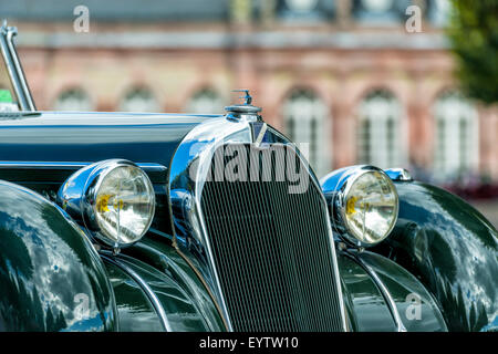 Schwetzingen, Baden-Württemberg, Germania, lo scambiatore di calore e il cofano di Talbot QT 41, Anno di costruzione 1937, classico abito di gala, Concours d'Elégance al castello barocco di motivi Foto Stock