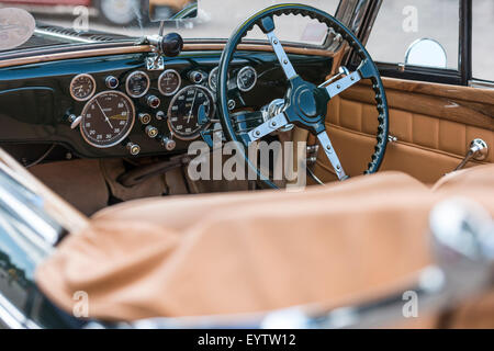 Schwetzingen, Baden-Württemberg, Germania, interni di Talbot QT 41, Anno di costruzione 1937, classico abito di gala, Concours d'Elégance al castello barocco di motivi Foto Stock