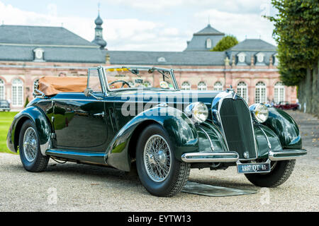 Schwetzingen, Baden-Württemberg, Germania, Talbot 41 QT, modello 1937, Classic-Gala, Concours d'Elégance nel castello barocco di motivi Foto Stock